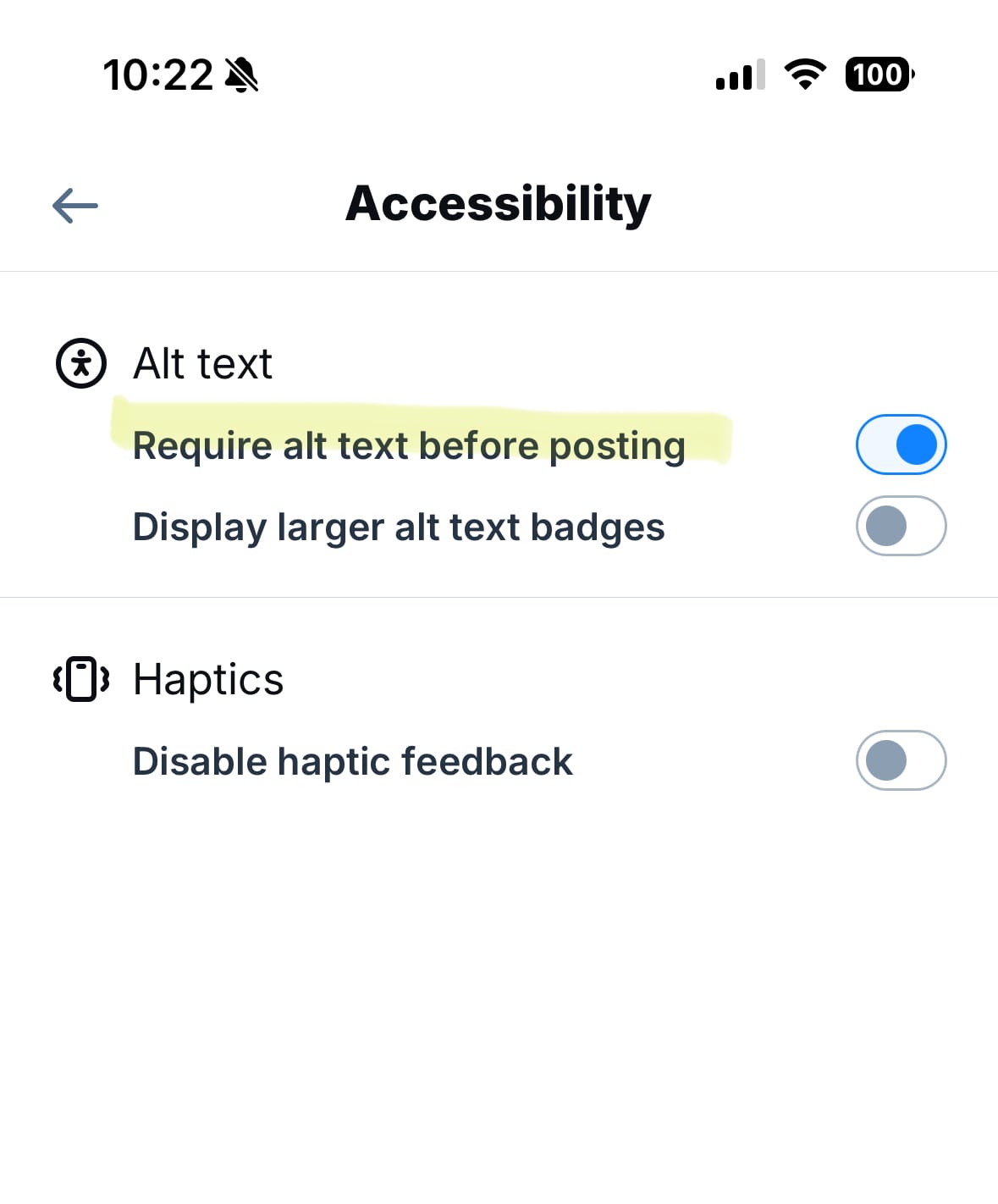 Skärmdump från Blueskys inställningar som visar inställningar under Accessibility. Valet "Require alt text before posting" är markerat.