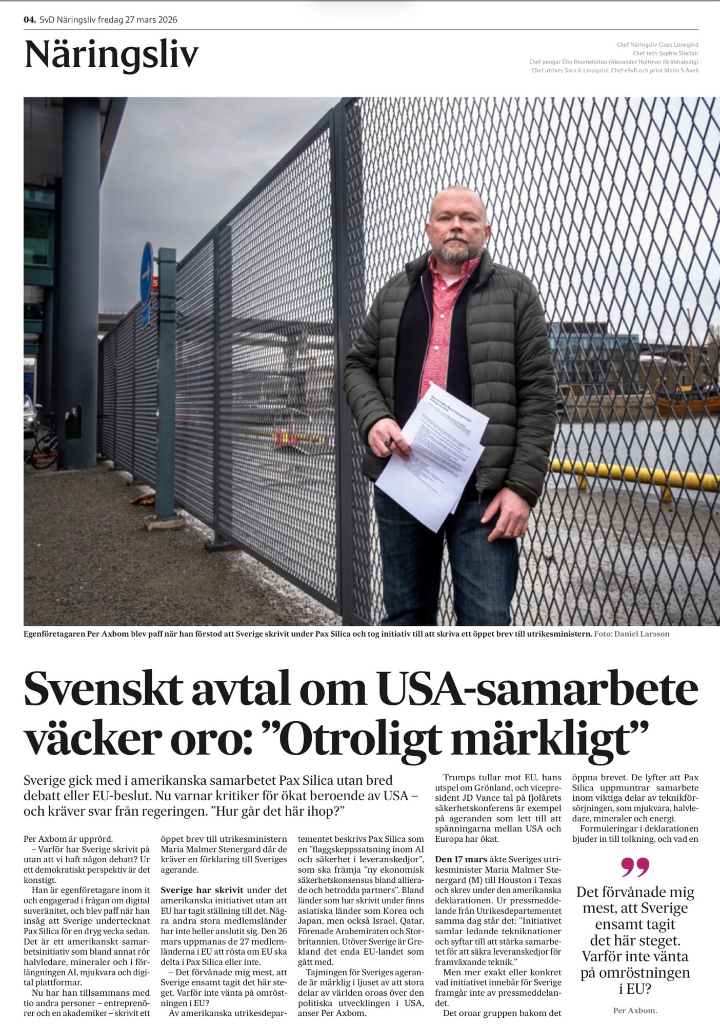 Urklipp från artikel i SvD Näringsliv den 27 mars. Per Axbom i bild med det öppna brevet i handen. Rubrik ”Svenskt avtal om USA-samarbete väcker oro: ”Otroligt märkligt”